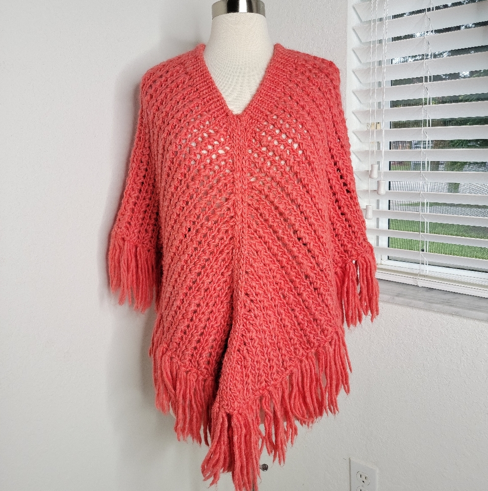 MANOS DEL URUGUAY Coral Open Knit Fringe Poncho OS.
